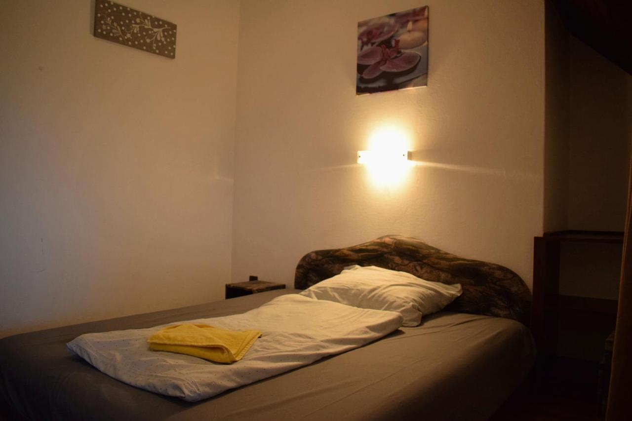 Ket Diofa Vendeghaz Hotel เฟลโชตาร์คานย์ ภายนอก รูปภาพ